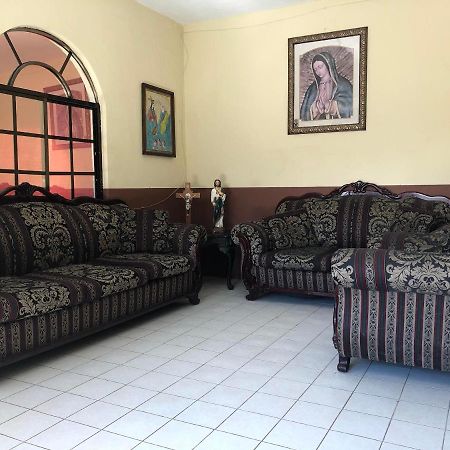 Oyo Hotel Cuatro Reales Galeana Ngoại thất bức ảnh