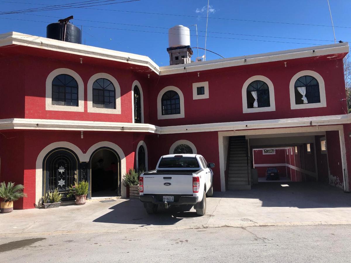 Oyo Hotel Cuatro Reales Galeana Ngoại thất bức ảnh