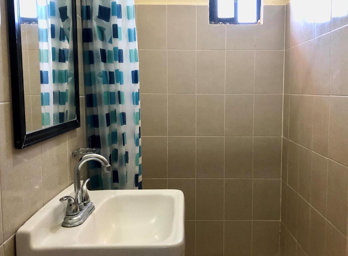 Oyo Hotel Cuatro Reales Galeana Ngoại thất bức ảnh