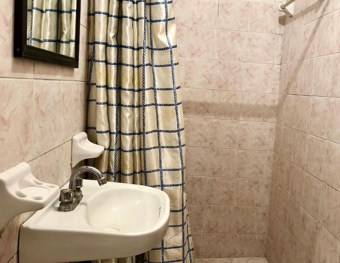 Oyo Hotel Cuatro Reales Galeana Ngoại thất bức ảnh